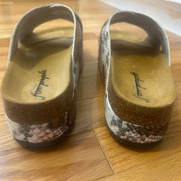 FREE PEOPLE Sidelines Flatform Sandal Slide Sienna Snakeskin size 39(8) NEW - Picture 6 of 13